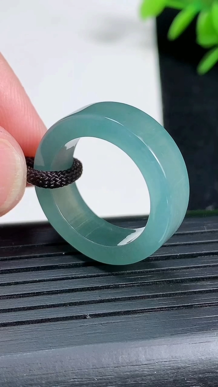 天然A货翡翠方形指环戒指尺寸18.1-6.6-3.6重:5.43g2026年3月19日
工厂直销收藏