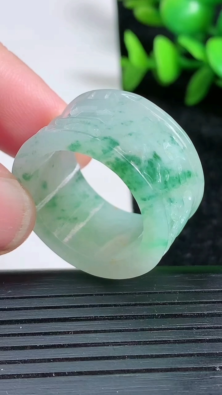 天然A货翡翠指环扳指尺寸21.4-14.2-4重量:13.46g2026年3月19日
工厂直销收藏佳