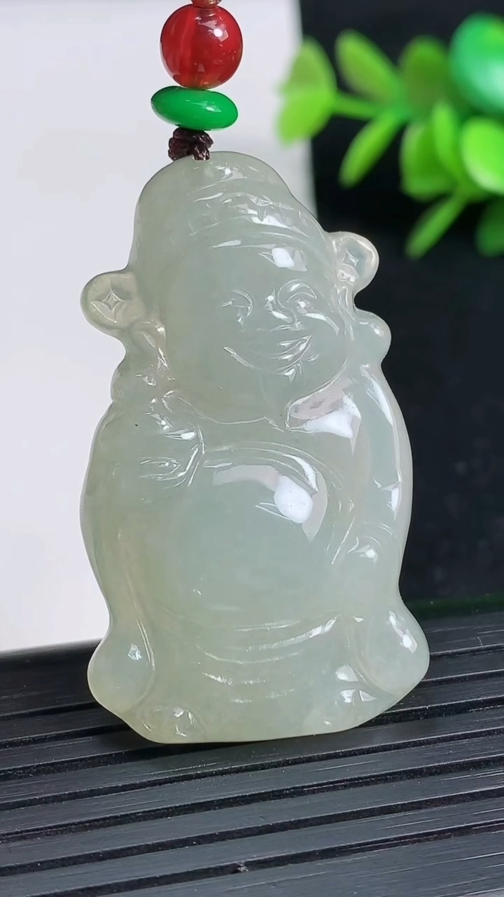 天然A货翡翠财神爷吊坠尺寸43.5-26-6.5重:13.81g
3月19日
637
