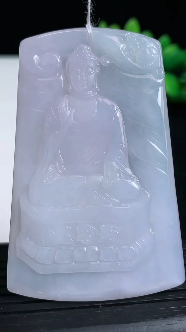 天然A货翡翠紫罗兰阿弥陀佛吊坠尺寸664-44.3-4.3重量:31.69g
3月19日