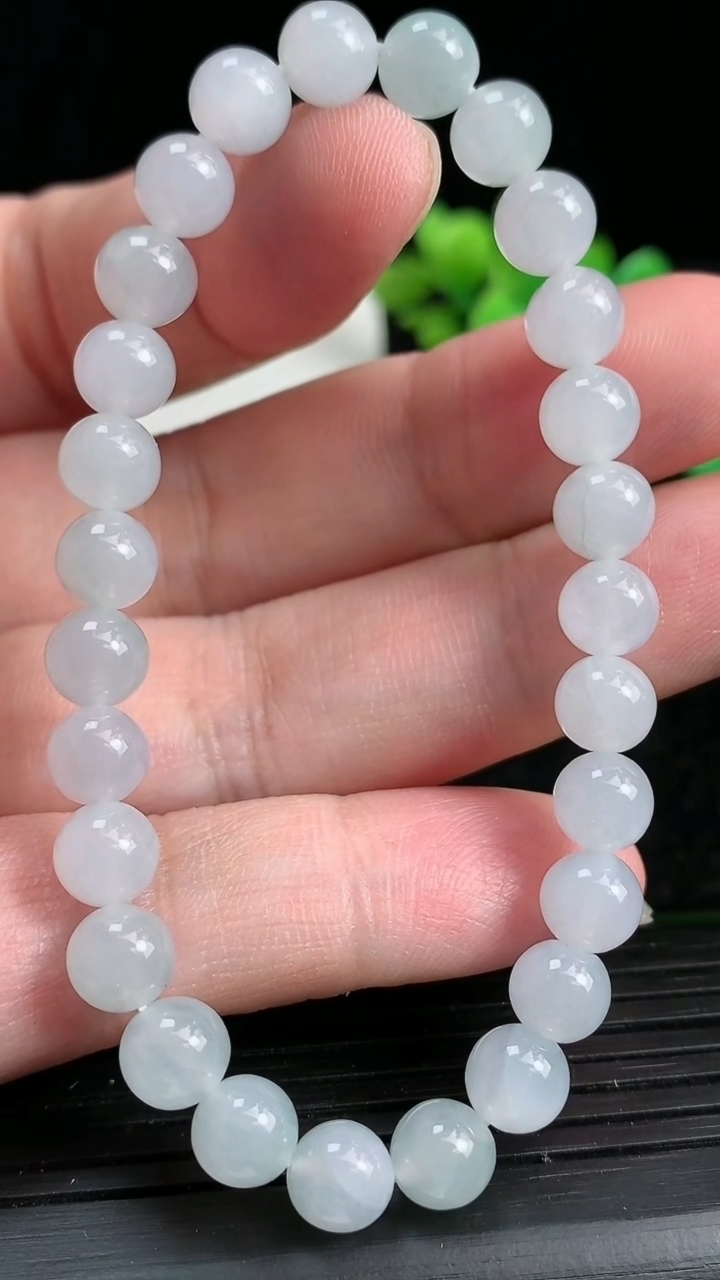 天然A货翡翠圆珠手串尺寸6.8重:14.27g3月19日
工厂直销收藏佳品,种好水足，色泽均匀，有种有色，上手高大气！
322