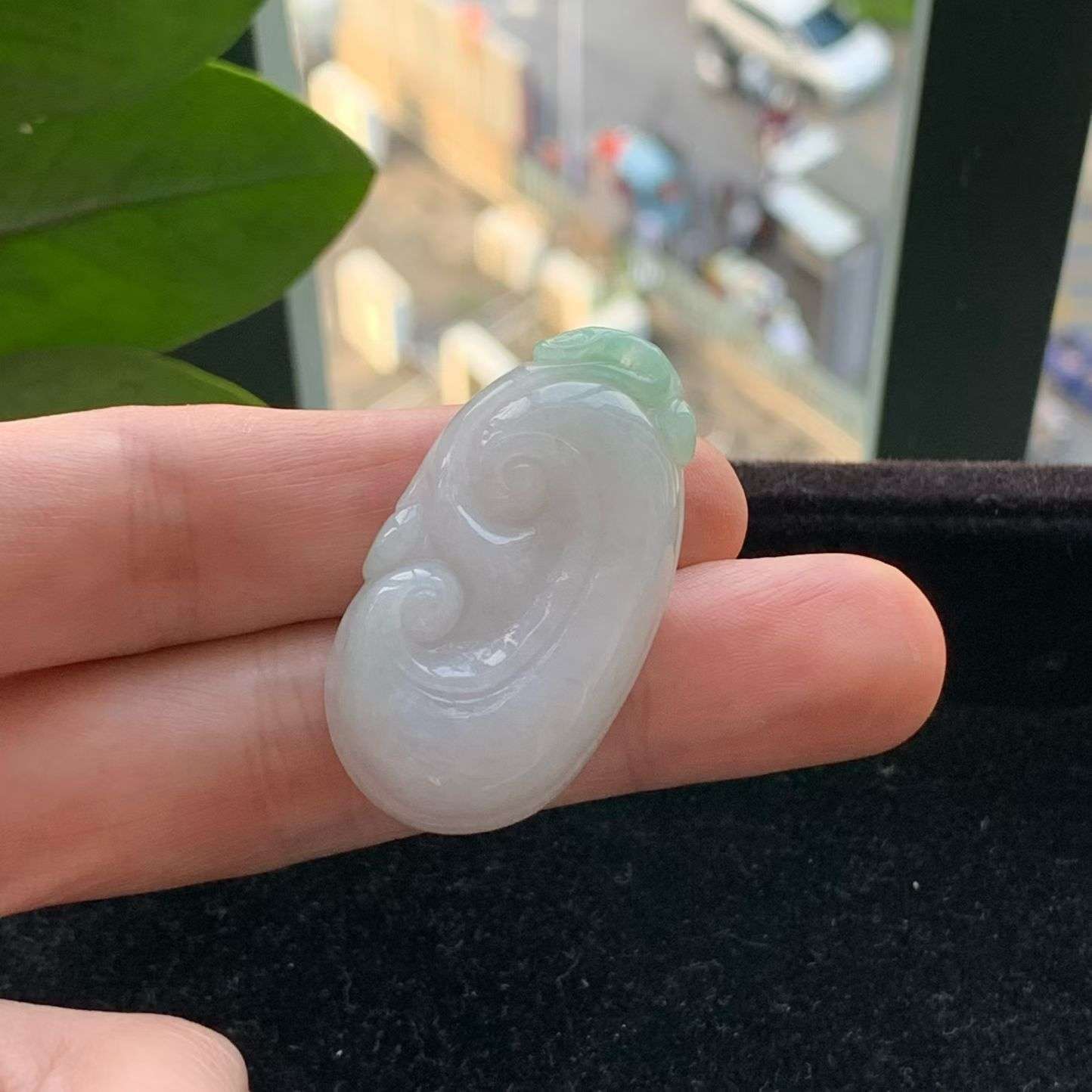 A货天然翡翠冰糯种双春彩如意吊坠重量12.37
3月19日