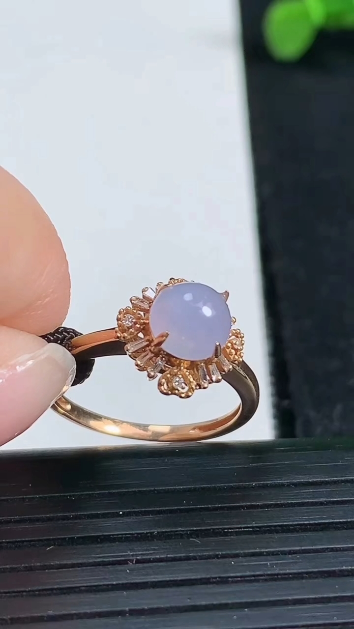 天然A货翡翠18K金紫罗兰蛋面戒指尺寸18.1-10.9-10.9裸石6.5重量:2.37g2026