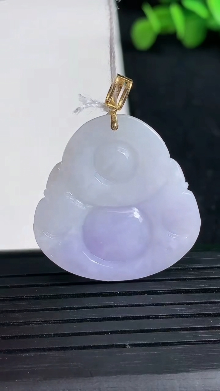 天然A货翡翠18K金紫罗兰佛公吊坠尺寸29-28.9-7.4重量:10.79g
3月19日