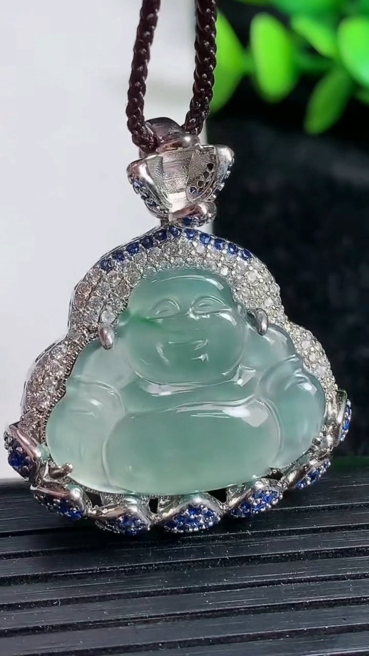 天然A货翡翠飘花佛公吊坠尺寸31-36.6-8.6重:9.92g
3月19日
514