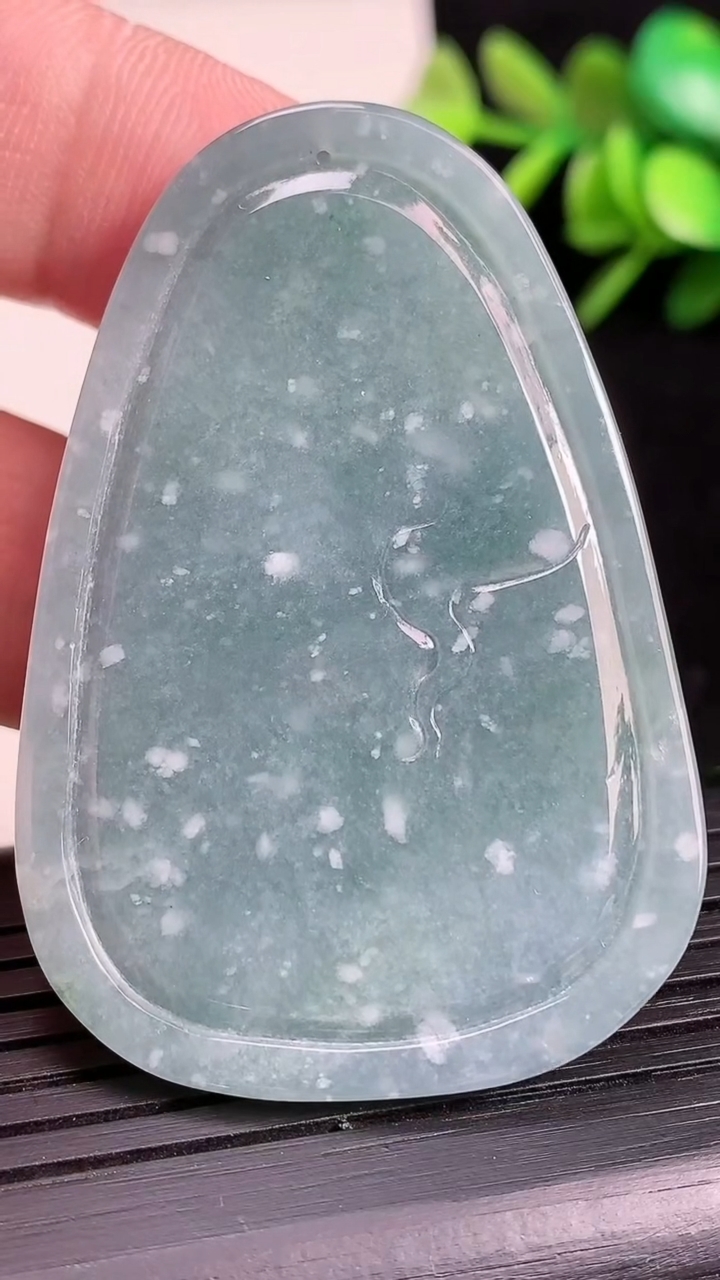 天然A货翡翠阿弥陀佛吊坠尺寸51.5-35.2-9重:25.58g
3月19日
85