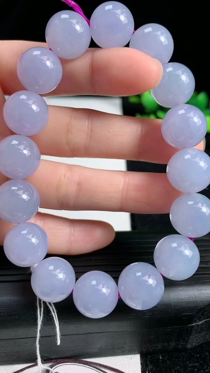 天然A货翡翠紫罗兰圆珠手串尺寸13.2-16颗重量:62.34g3月19日
工厂直销收藏佳品,种好水