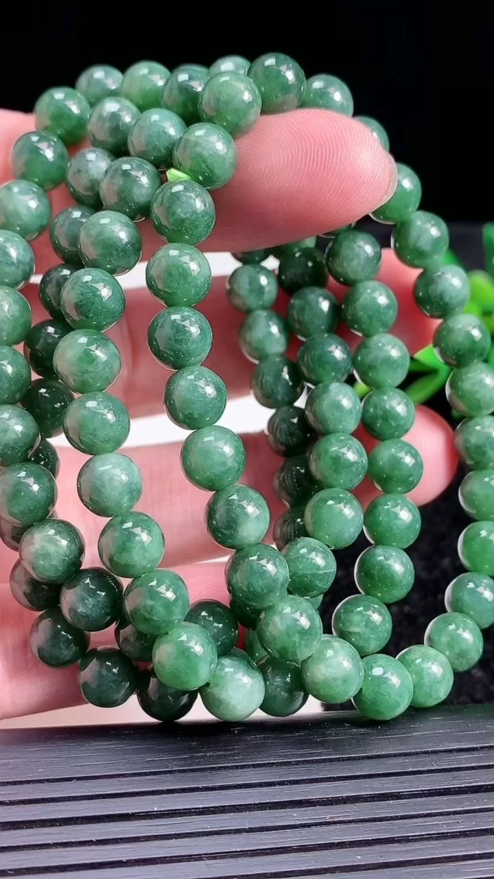 天然A货翡翠圆珠手串四条，尺寸7-26颗，重:16.21g3月20日
工厂直销收藏佳品,种好水足，色
