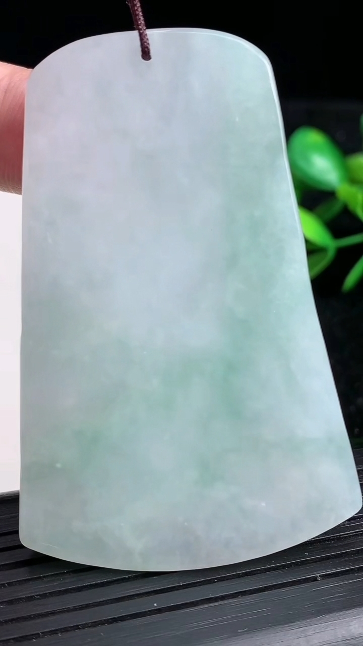 天然A货翡翠文殊菩萨吊坠，尺寸65-43-5.1，重:32.65g
3月20日