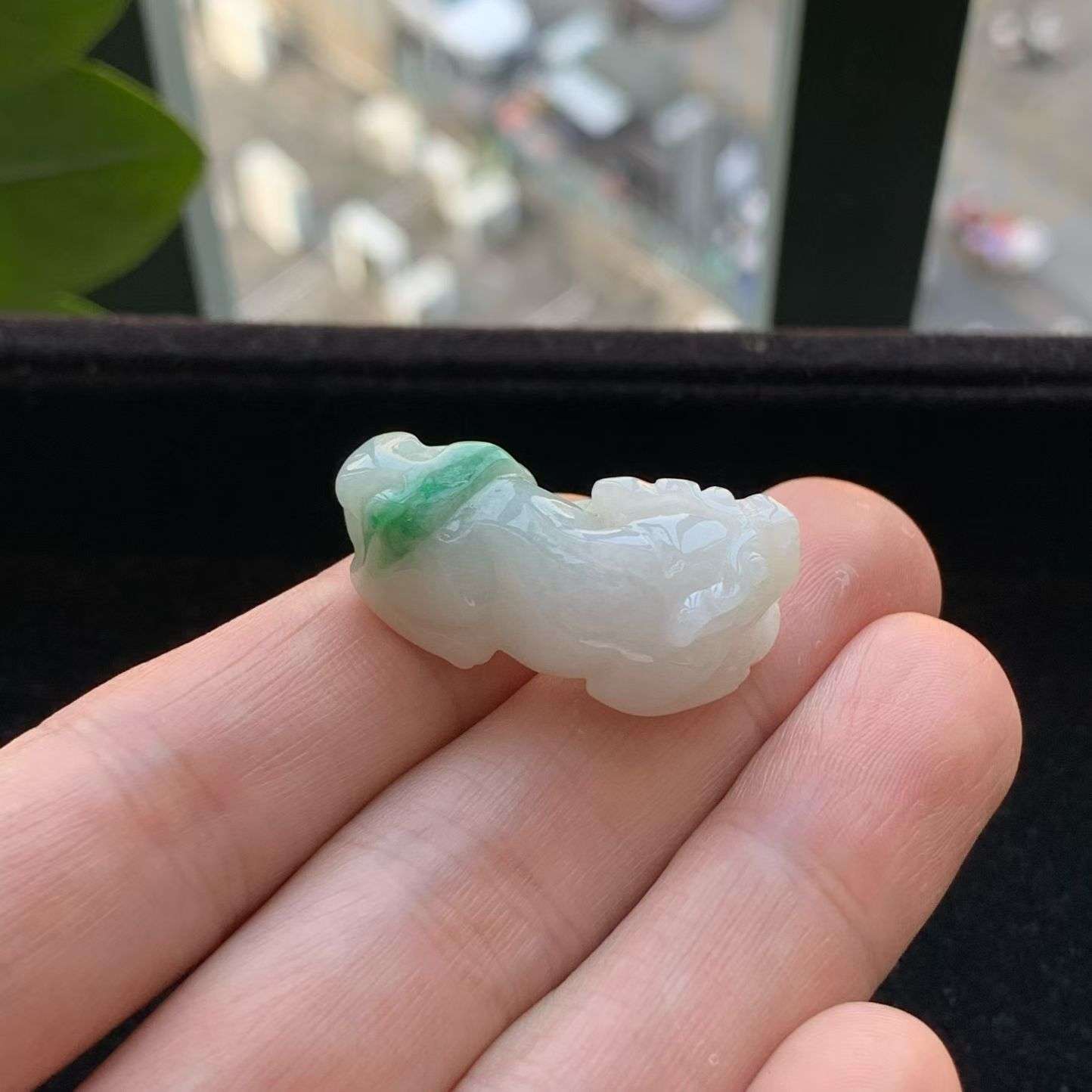 A货天然翡翠冰糯种飘绿貔貅吊坠重量11.34
3月20日