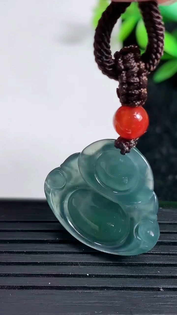 天然A货翡翠佛公吊坠，尺寸25-22-6，重:7.29g
3月20日