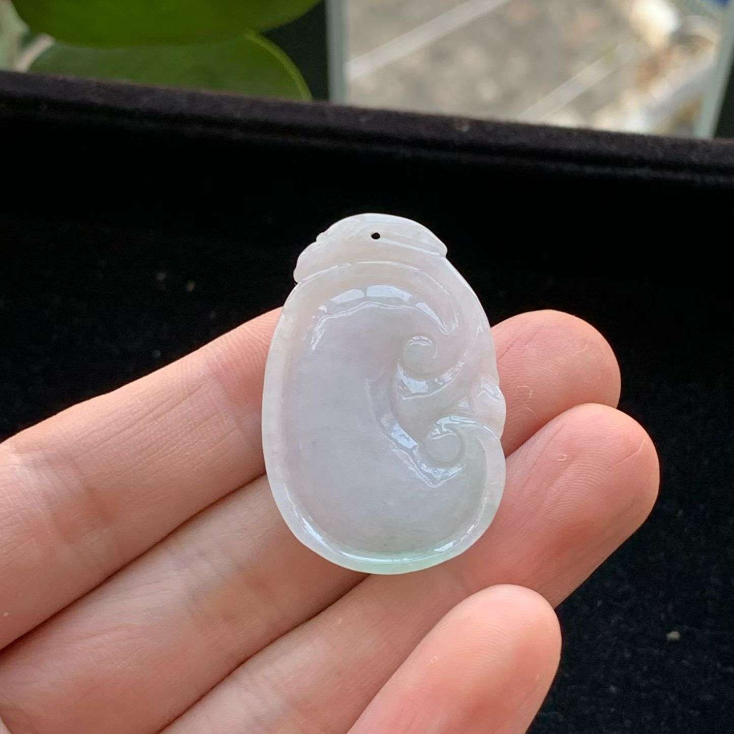 A货天然翡翠冰糯种春彩如意吊坠重量10.40
3月20日