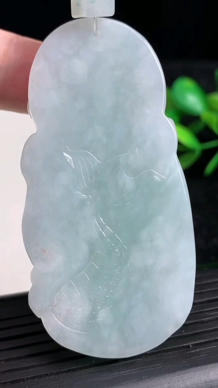 天然A货翡翠财神爷吊坠，尺寸66-33.8-10.5，重:45.94g
3月20日