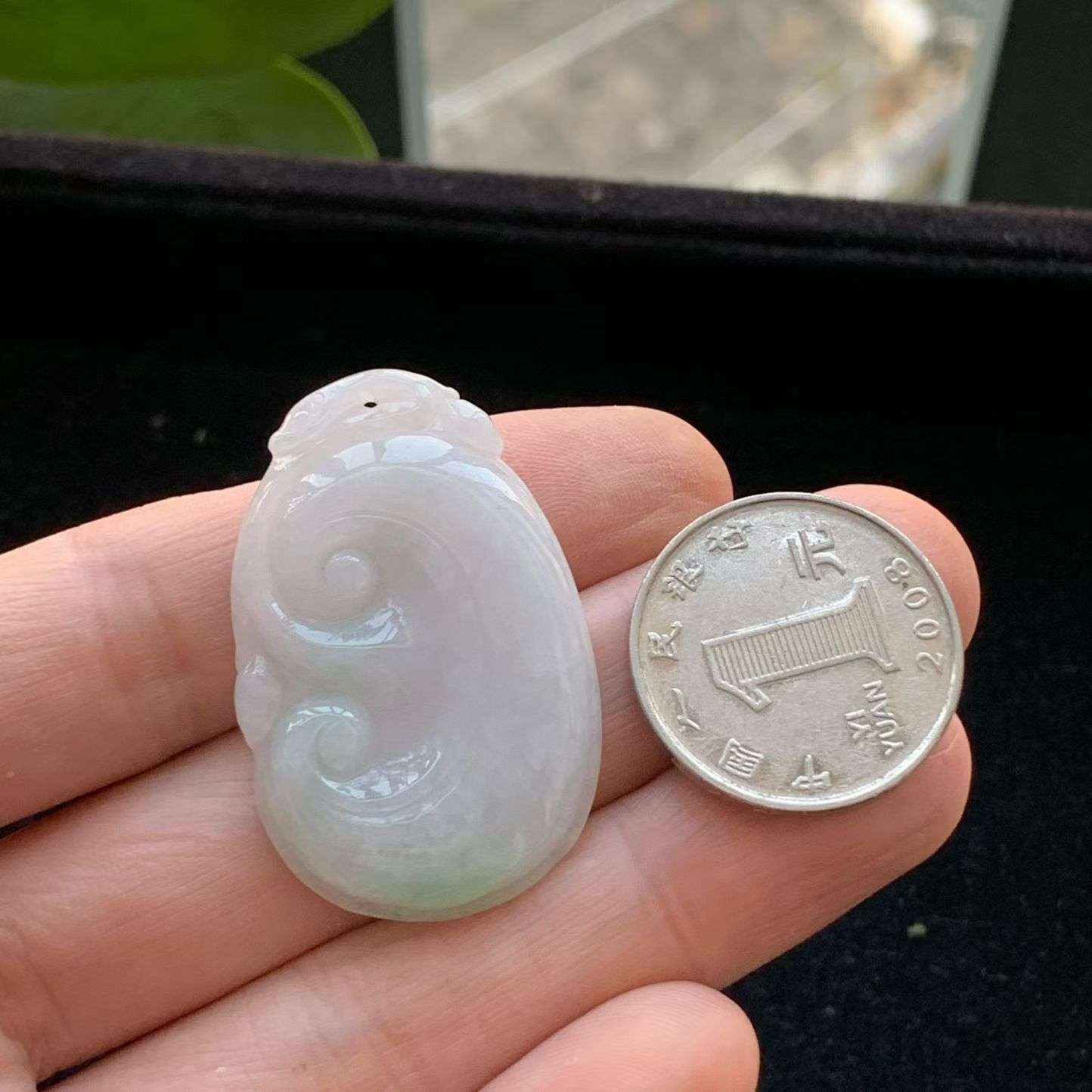 A货天然翡翠冰糯种春彩如意吊坠重量10.40
3月20日