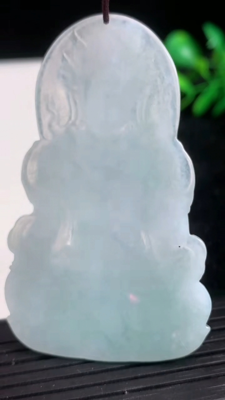 天然A货翡翠度母观音吊坠尺寸64-39-4.5重量:24.30g
3月21日