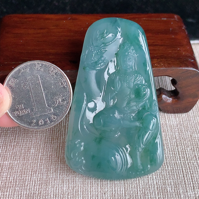 天然A货翡翠紫底飘花普贤菩萨吊坠 
尺寸59.6-35.2-6.4mm 重量27.68g 0320