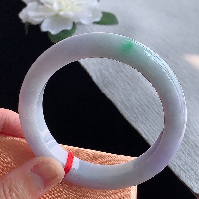 天然A货翡翠春带彩紫罗兰飘绿厚装正装正圈手镯56-57圈口 基本完
尺寸56.3-12.3-9.5m