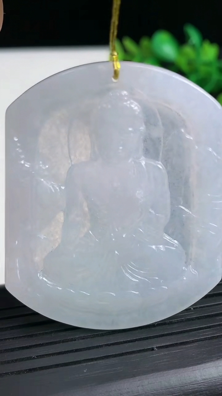 天然A货翡翠紫罗兰阿弥陀佛吊坠尺寸54.5-43.4-4.2重量:23.74g
3月21日