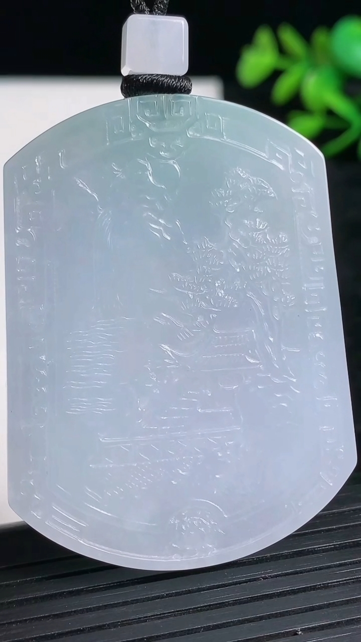 天然A货翡翠山水牌吊坠尺寸52.2-40-5.3重量:33.84g
3月21日