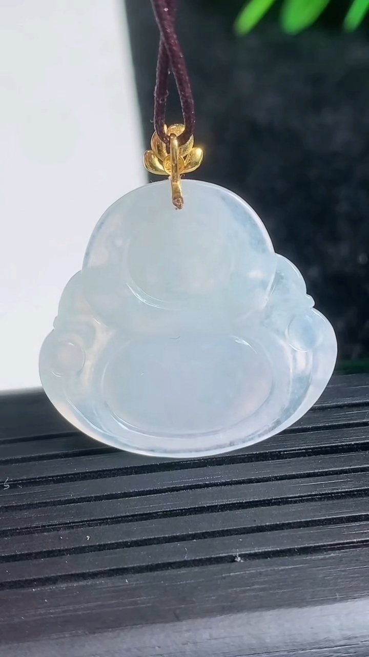 天然A货翡翠种白冰佛公吊坠尺寸25.6-27-4.7重量:5.67g
3月21日