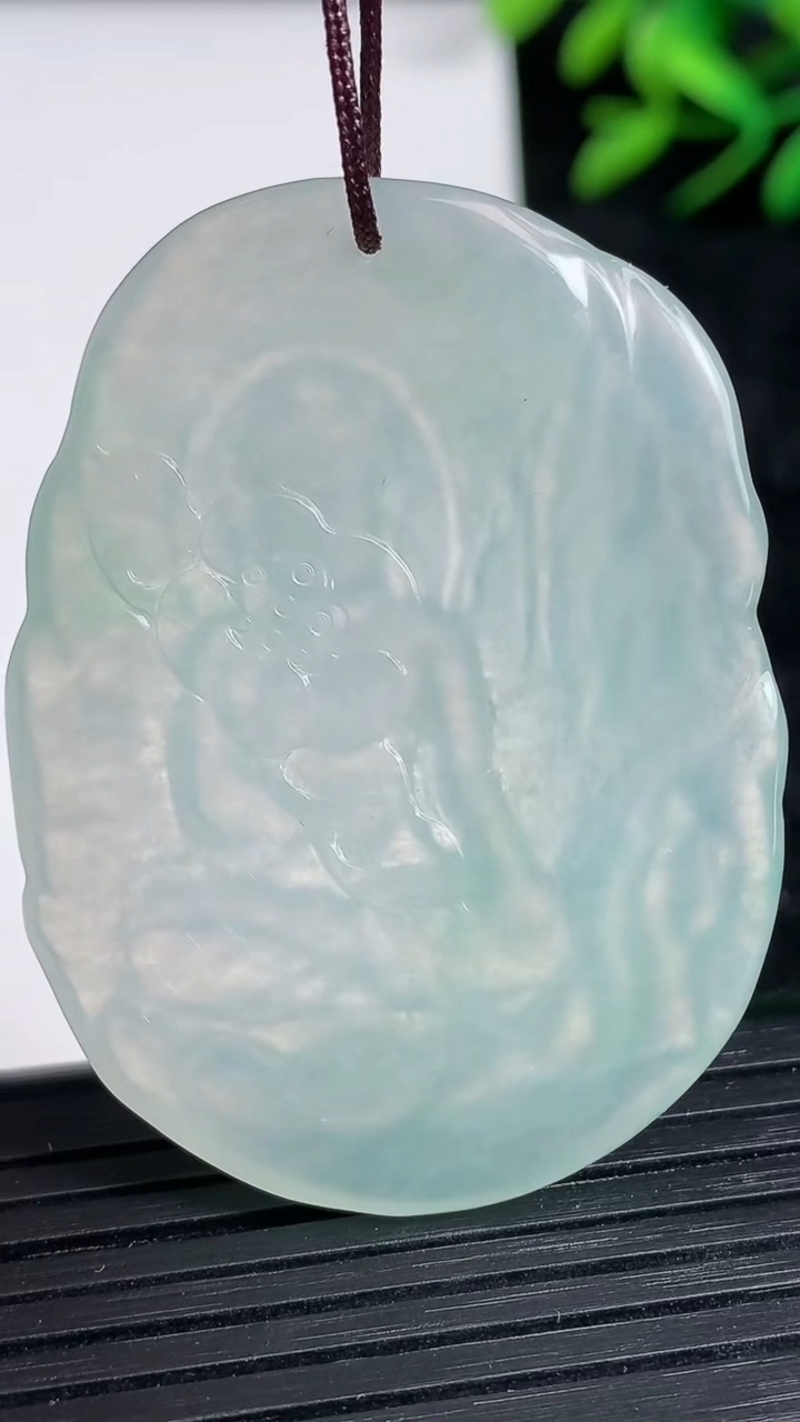 天然A货翡翠山水阿弥陀佛吊坠尺寸47.6-34.6-4.1重量:18.72g
3月21日