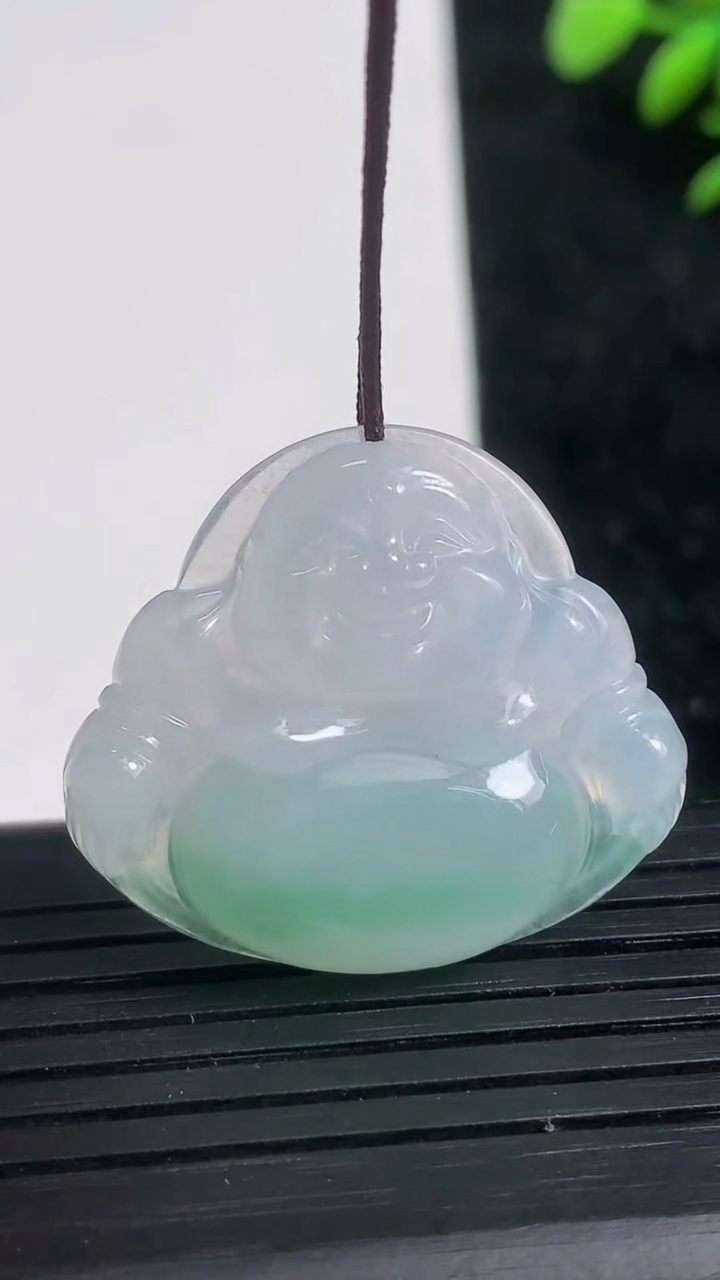 天然A货翡翠佛公吊坠尺寸27.1-30.1-5.4重量:7.25g
3月21日