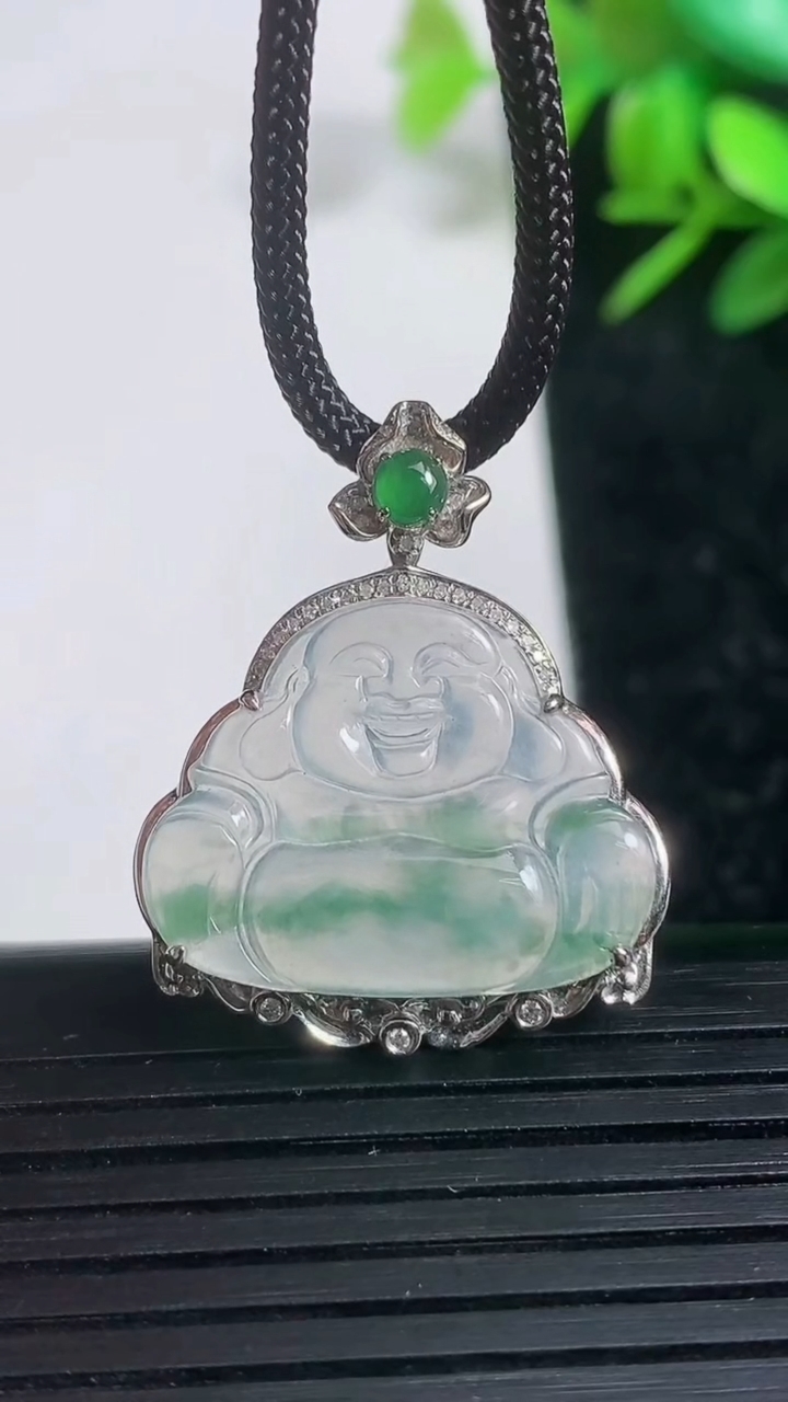 天然A货翡翠种飘花佛公吊坠尺寸29-23.9-5.6重量:3.14g
3月21日