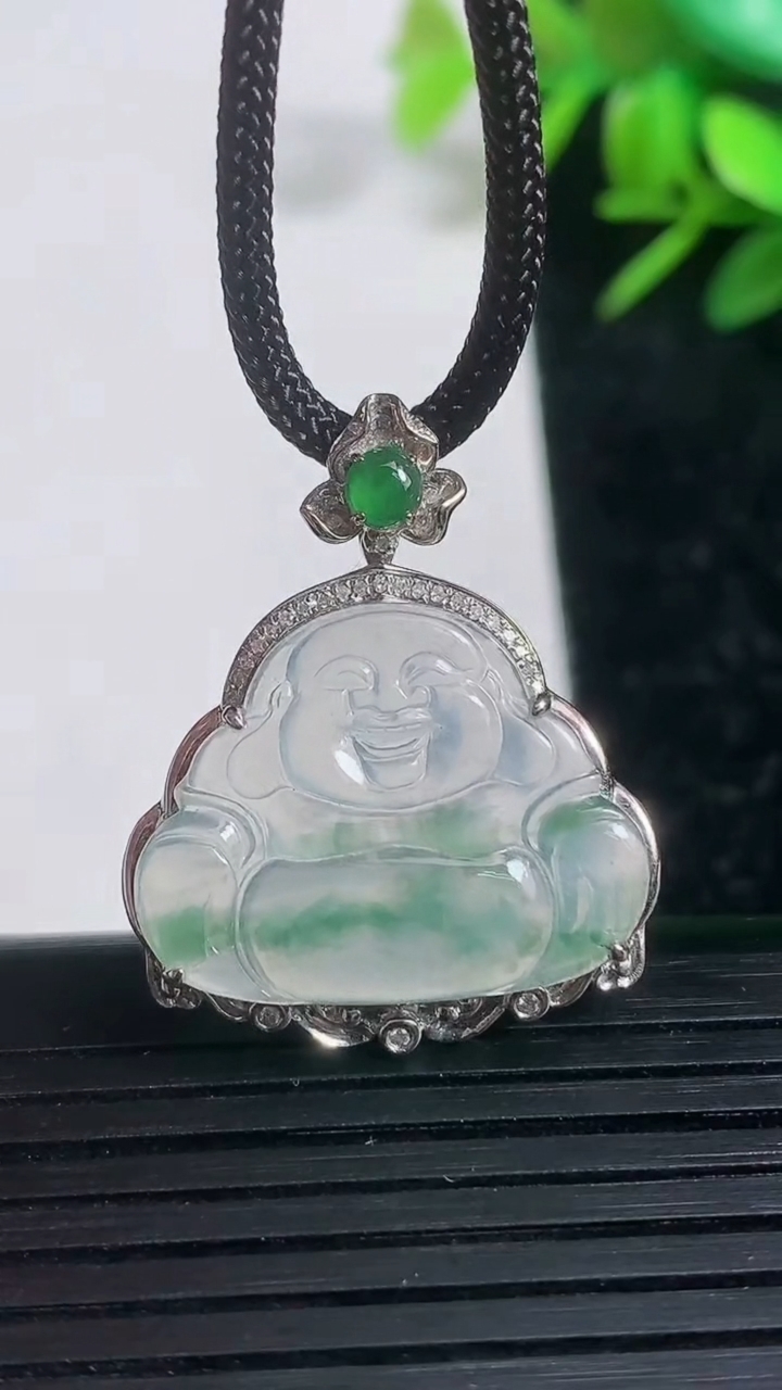 天然A货翡翠种飘花佛公吊坠尺寸29-23.9-5.6重量:3.14g
3月21日