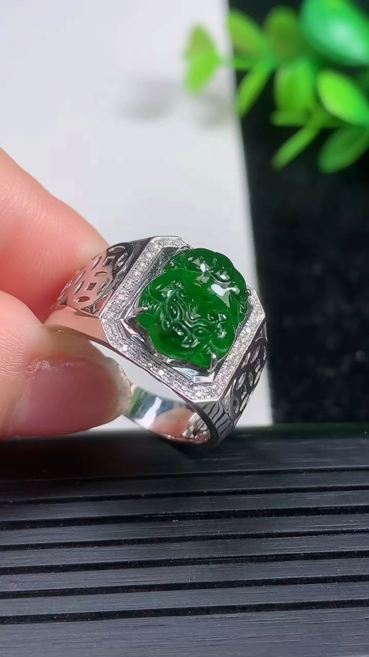 天然A货翡翠貔貅戒指尺寸19.6-11.8-9.3重量:5.10g2026年3月21日
工厂直销收藏