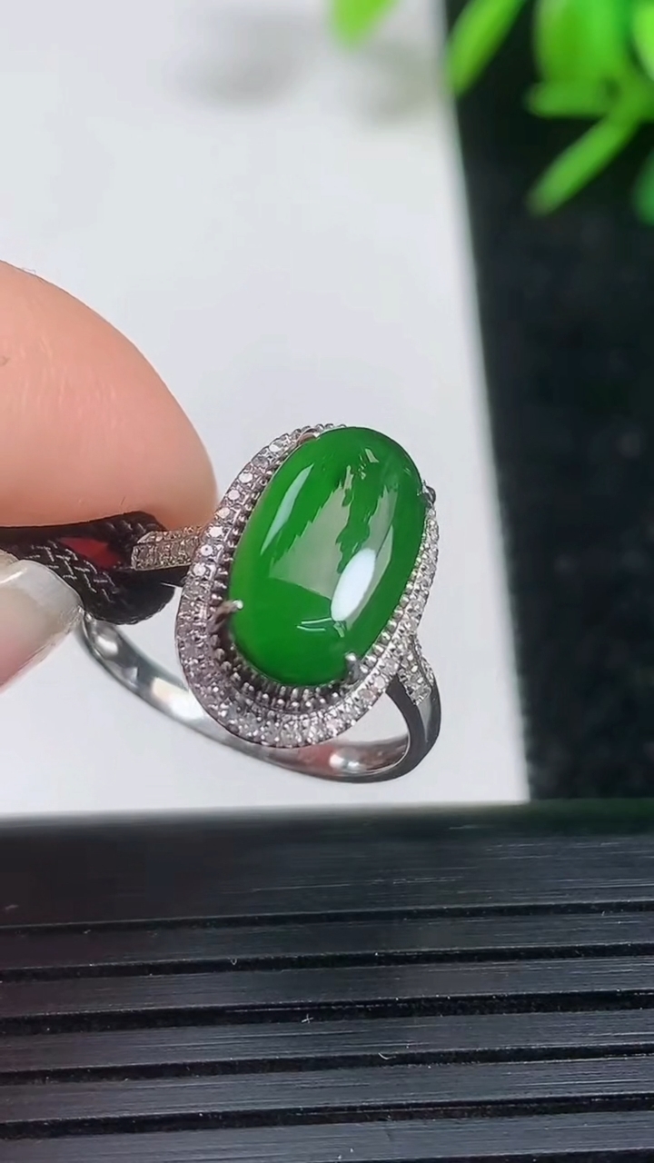 天然A货翡翠蛋面戒指尺寸16.8-12.1-6.6重量:2.33g2026年3月21日
工厂直销收藏