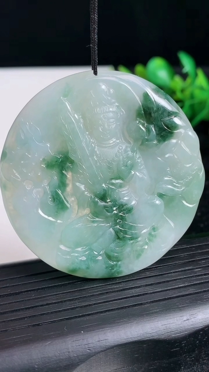 天然A货翡翠虚空藏菩萨吊坠尺寸53.8-4.8重量:30.89g
3月21日