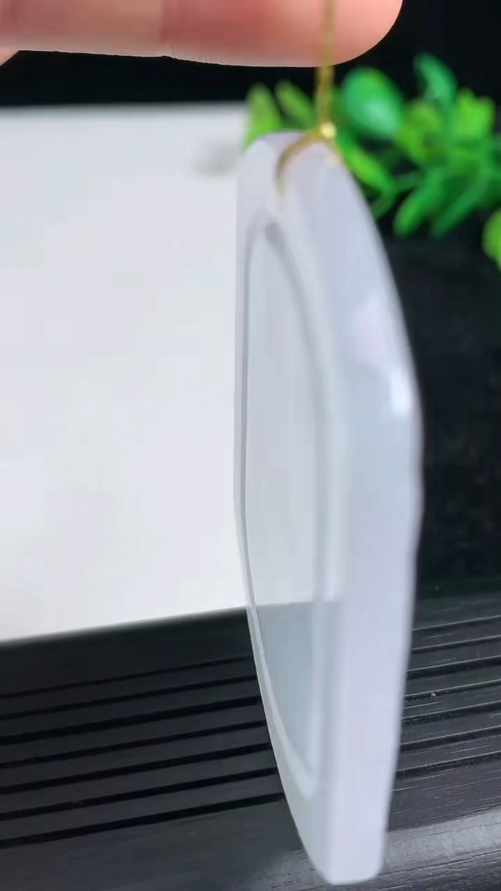 天然A货翡翠紫罗兰阿弥陀佛吊坠尺寸54.5-43.4-4.2重量:23.74g
3月21日