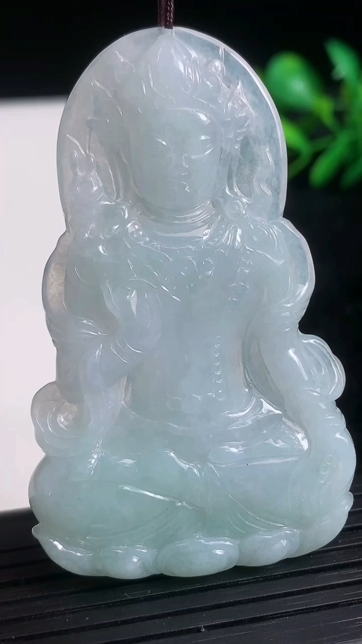 天然A货翡翠度母观音吊坠尺寸64-39-4.5重量:24.30g
3月21日