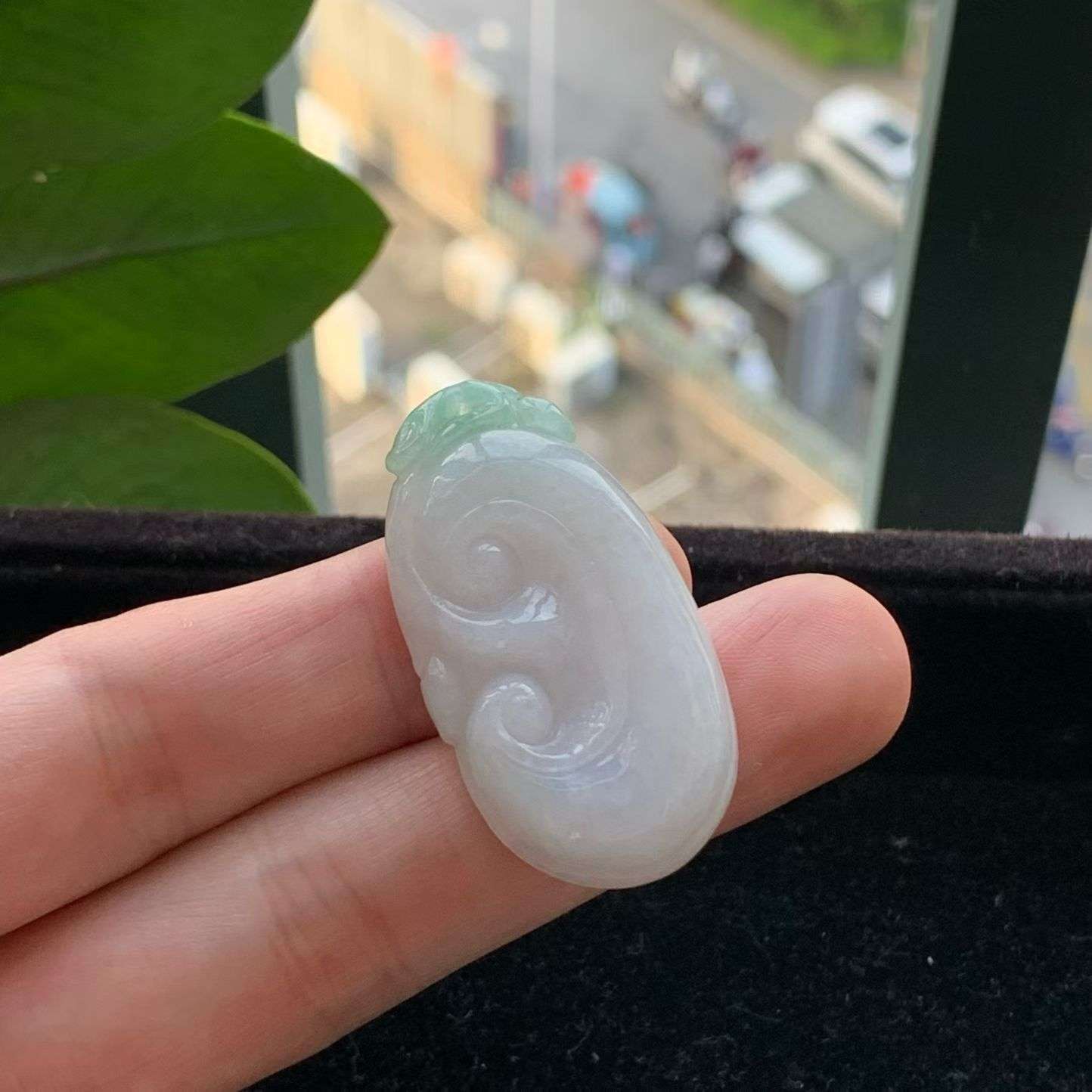 A货天然翡翠冰糯种双春彩如意吊坠重量12.37
3月21日