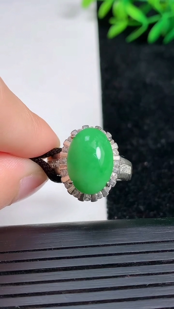 天然A货翡翠蛋面戒指尺寸18.9-14.7-10重量:14.87g2026年3月21日
工厂直销收藏