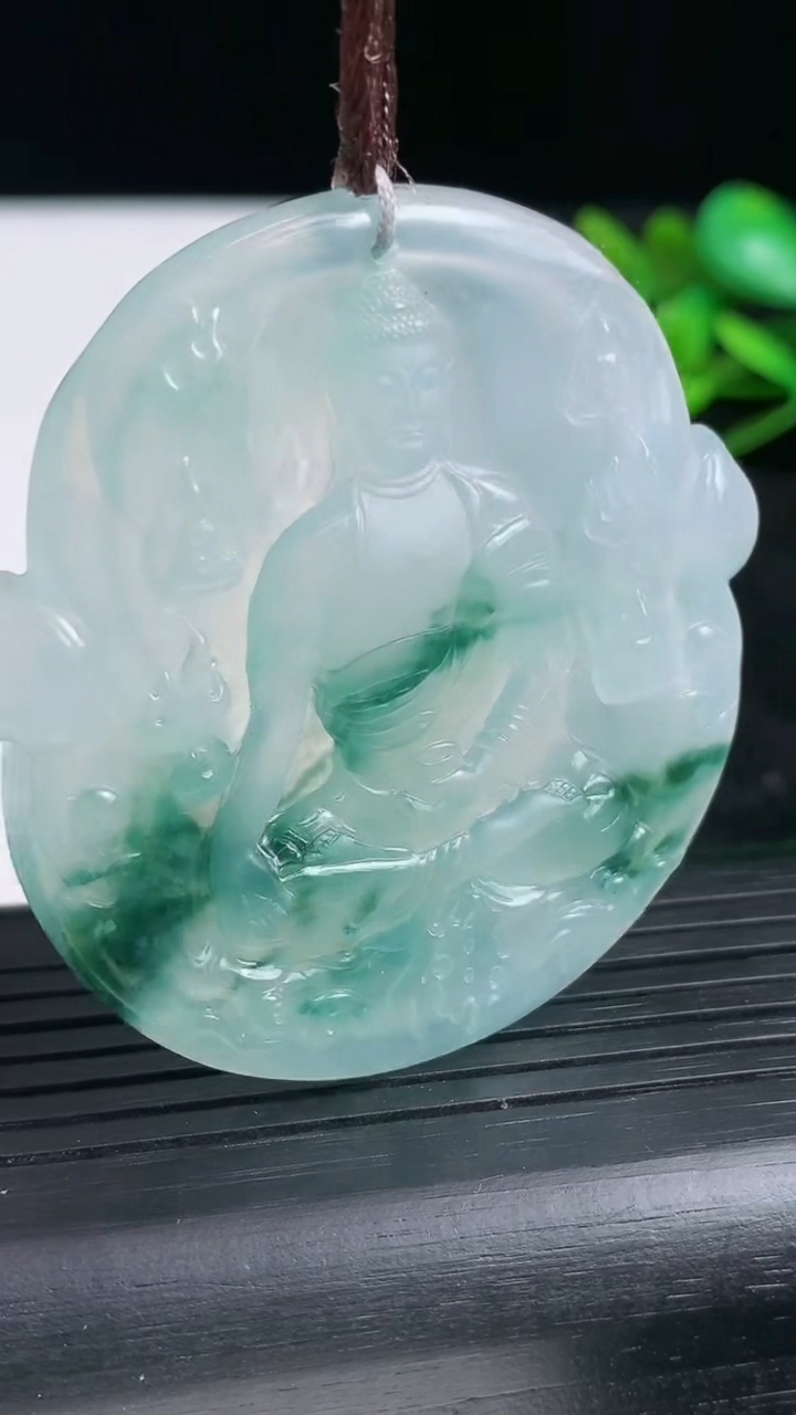 天然A货翡翠种飘花阿弥陀佛吊坠尺寸52-48.5-4.3重量:26.43g
3月21日