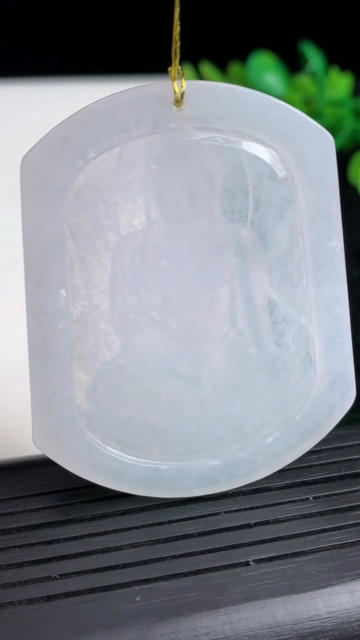 天然A货翡翠紫罗兰阿弥陀佛吊坠尺寸54.5-43.4-4.2重量:23.74g
3月21日