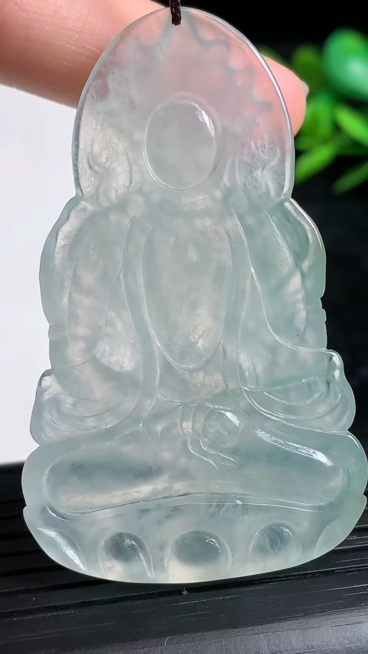 天然A货翡翠度母观音吊坠尺寸57.4-35-5.3重量:21.88g
3月21日