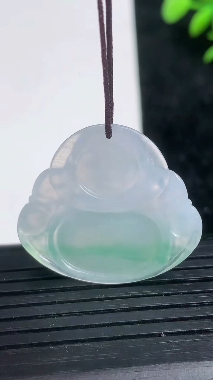 天然A货翡翠佛公吊坠尺寸27.1-30.1-5.4重量:7.25g
3月21日