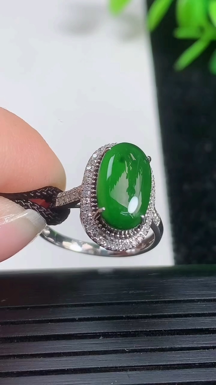 天然A货翡翠蛋面戒指尺寸16.8-12.1-6.6重量:2.33g2026年3月21日
工厂直销收藏