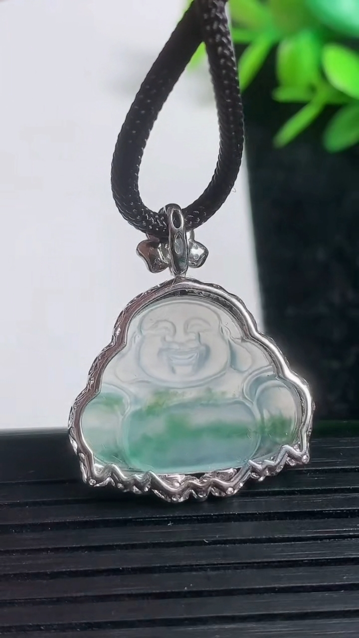 天然A货翡翠种飘花佛公吊坠尺寸29-23.9-5.6重量:3.14g
3月21日