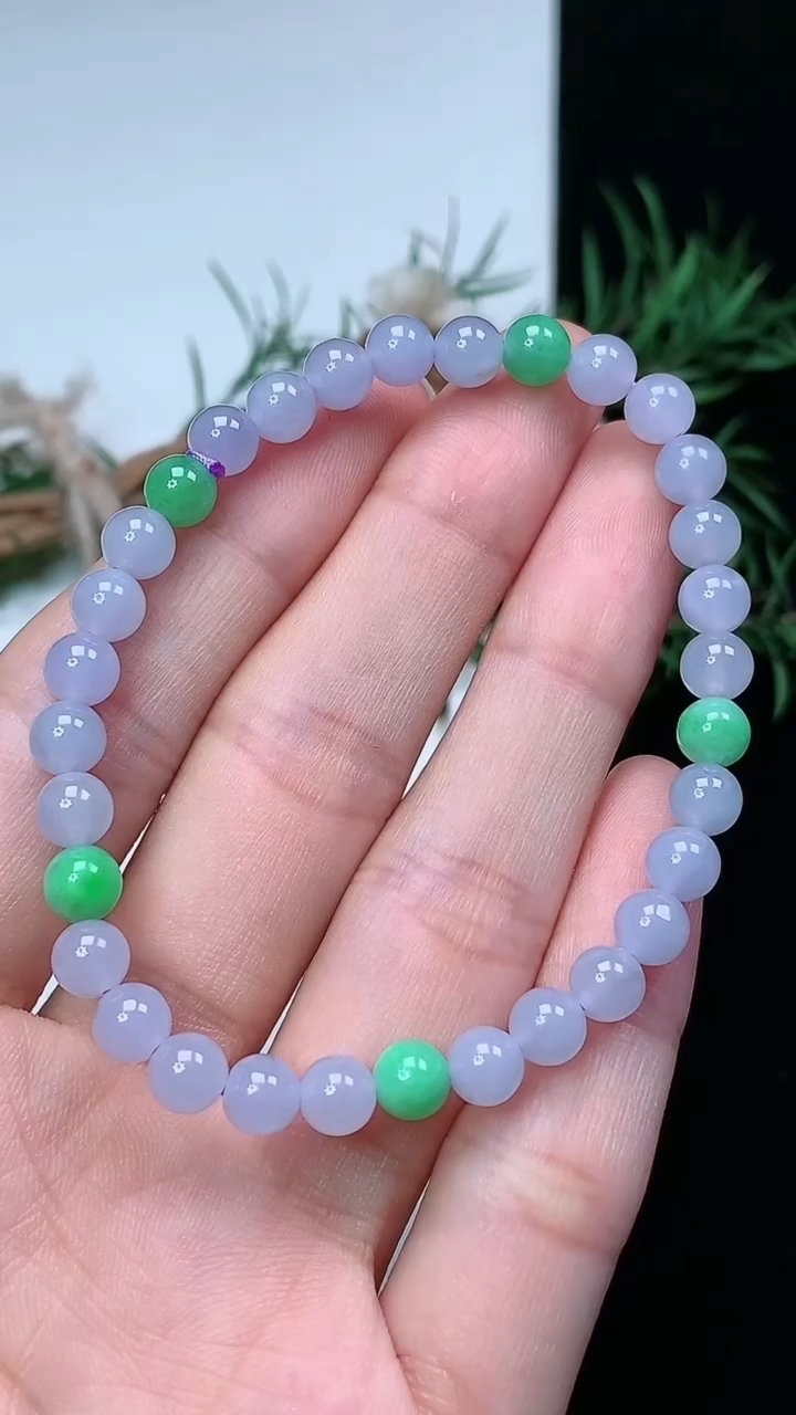 天然A货翡翠货双彩圆珠手串，尺寸5.4-32颗，重量:9.01g3月22日
工厂直销收藏佳品,种好水