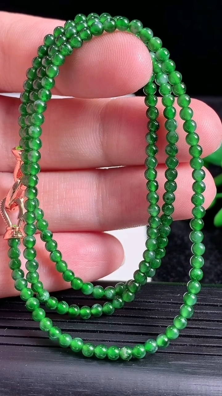 天然A货翡翠小米珠项链，尺寸3，重:9.32g
3月22日