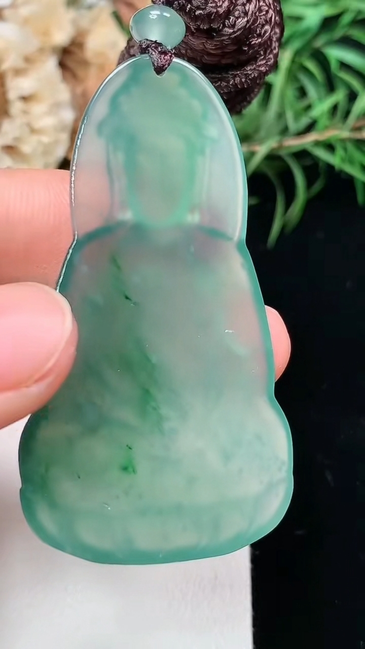 天然A货翡翠蓝水素衣观音吊坠，尺寸50.2-28.2-4.6，重量:14.76g
3月22日