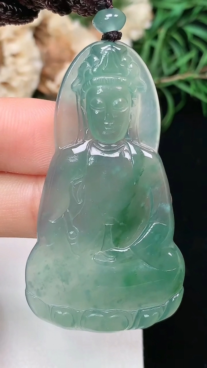 天然A货翡翠蓝水素衣观音吊坠，尺寸50.2-28.2-4.6，重量:14.76g
3月22日