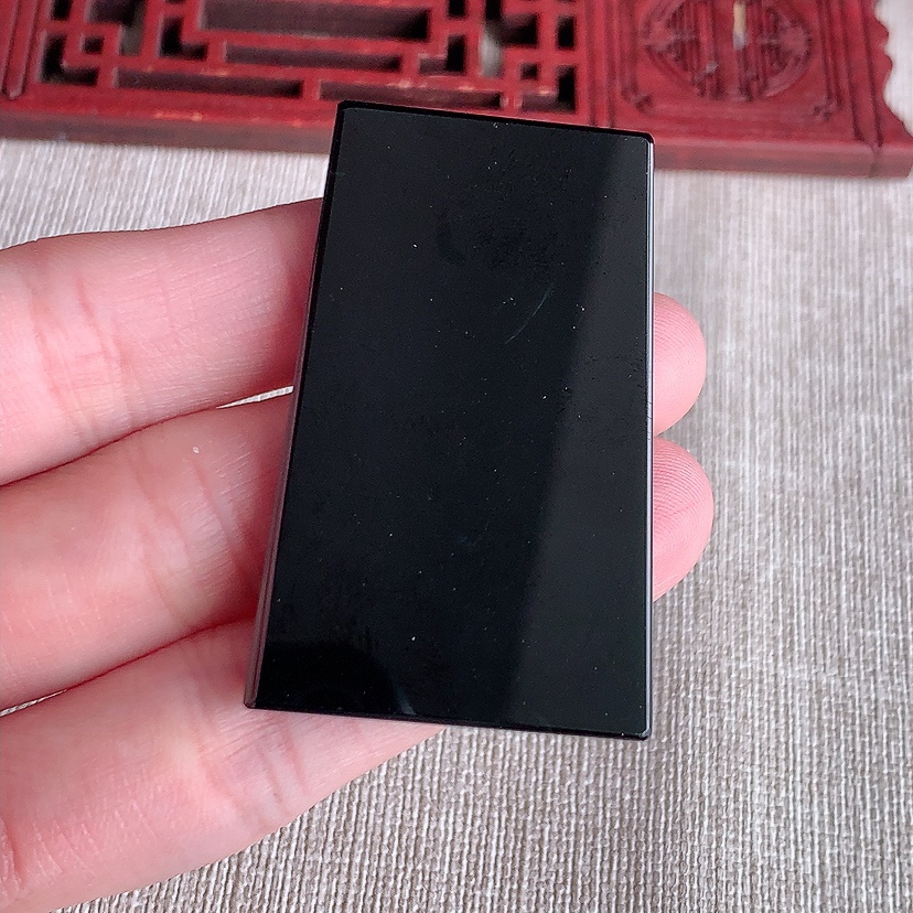 天然A货翡翠墨翠无事牌镶嵌件 打灯全透  
尺寸47.5-30.5-5mm 重量21.22g 032