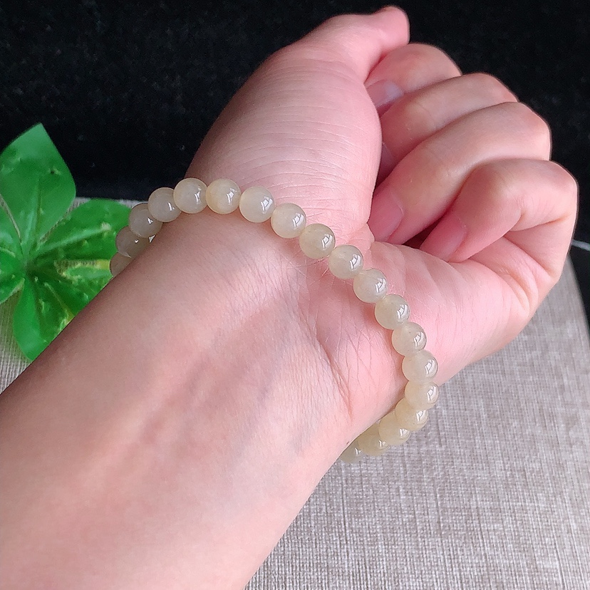 天然A货翡翠黄翡圆珠佛珠手串30颗 
尺寸6mm 重量12.18g 0322