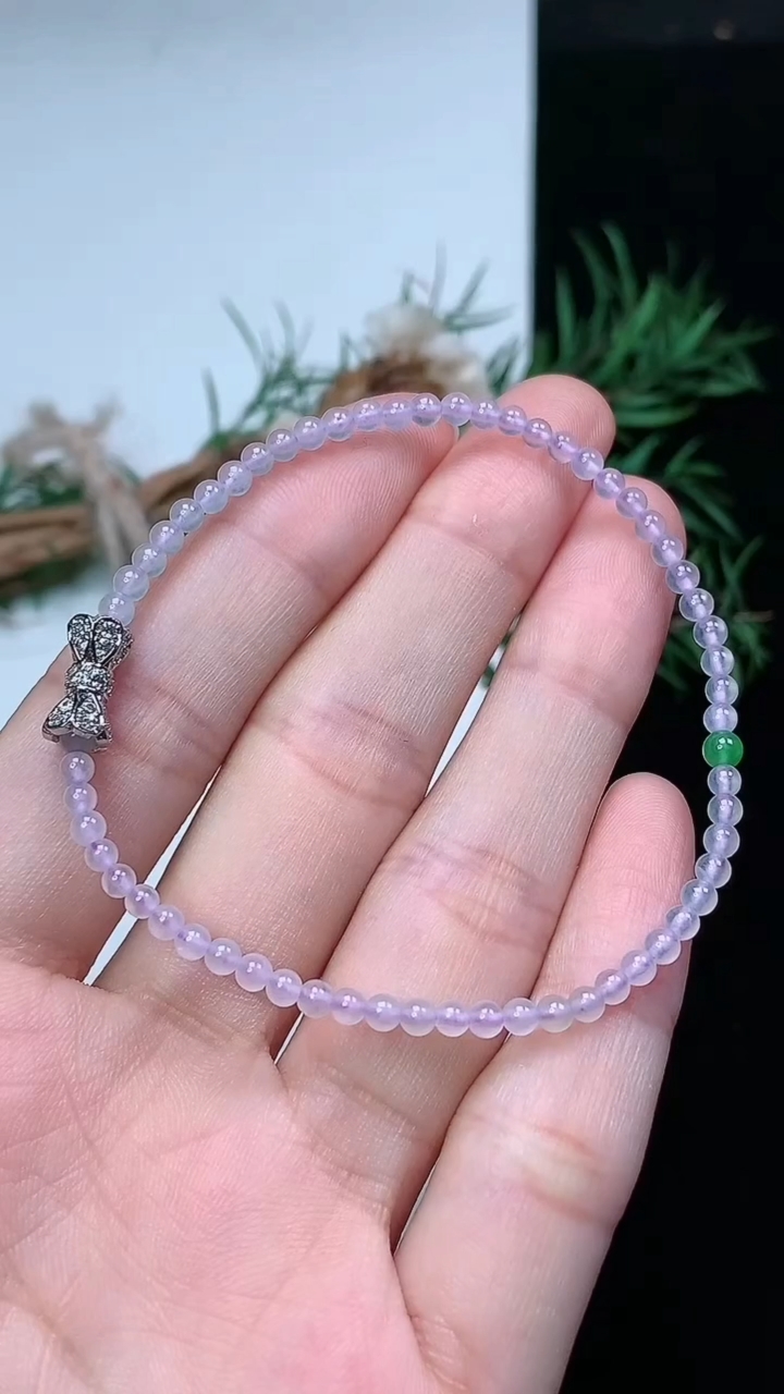 天然A货翡翠白冰小米珠手串，尺寸2.8-62颗，重量:3.12g3月22日
工厂直销收藏佳品,种好水