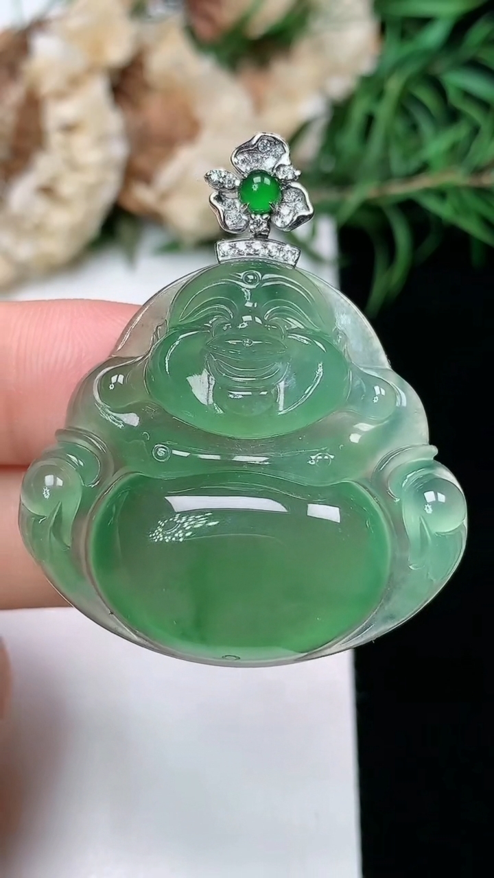 天然A货翡翠佛公吊坠，尺寸30.4-34-6.5，重量:11.12g
3月22日