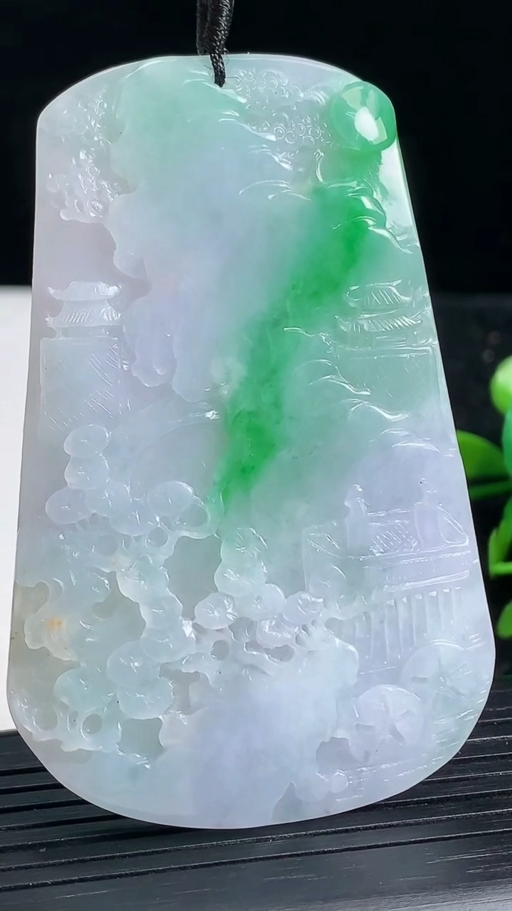 天然A货翡翠山水牌吊坠尺寸72.6-42.6-6重量:41.24g
3月22日